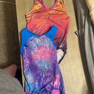 Two pretty Leo’s I think they are adult small the tags have been taken off.